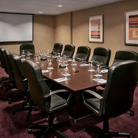 Hampton Inn & Suites Milwaukee Downtown Ngoại thất bức ảnh