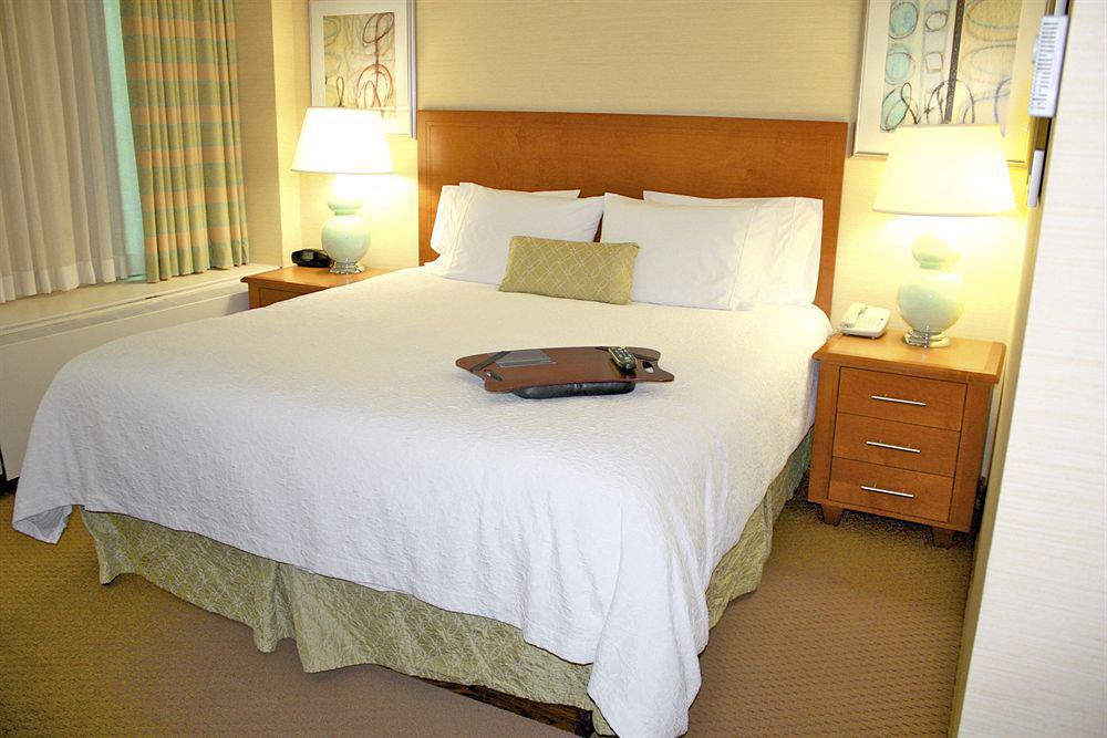 Hampton Inn & Suites Milwaukee Downtown Ngoại thất bức ảnh