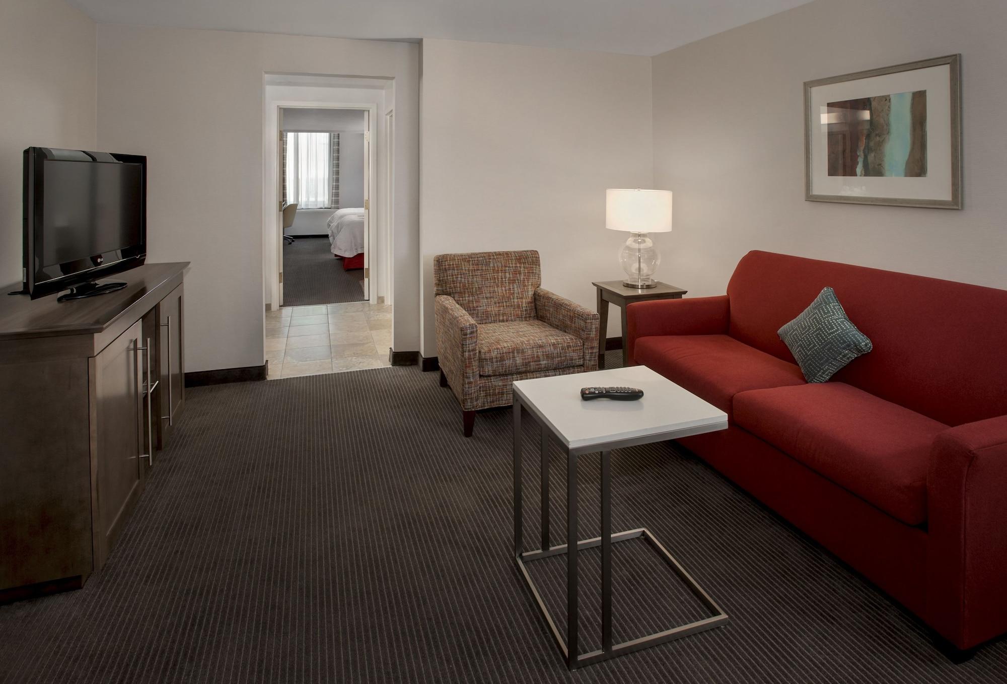 Hampton Inn & Suites Milwaukee Downtown Ngoại thất bức ảnh