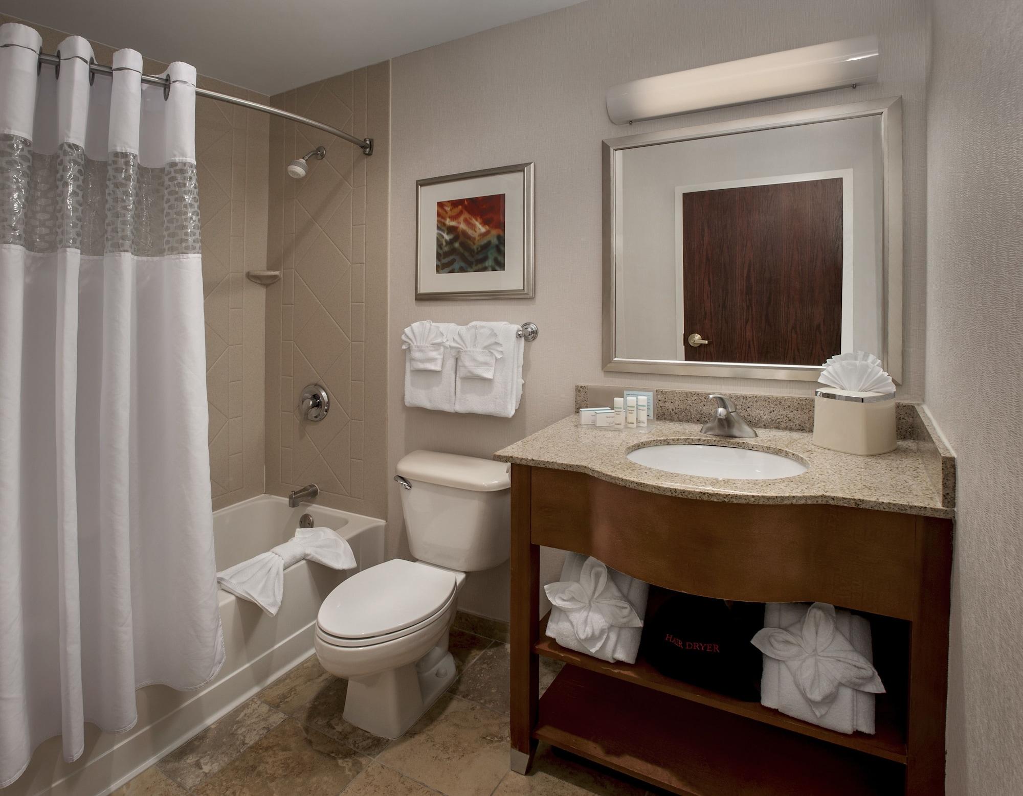 Hampton Inn & Suites Milwaukee Downtown Ngoại thất bức ảnh