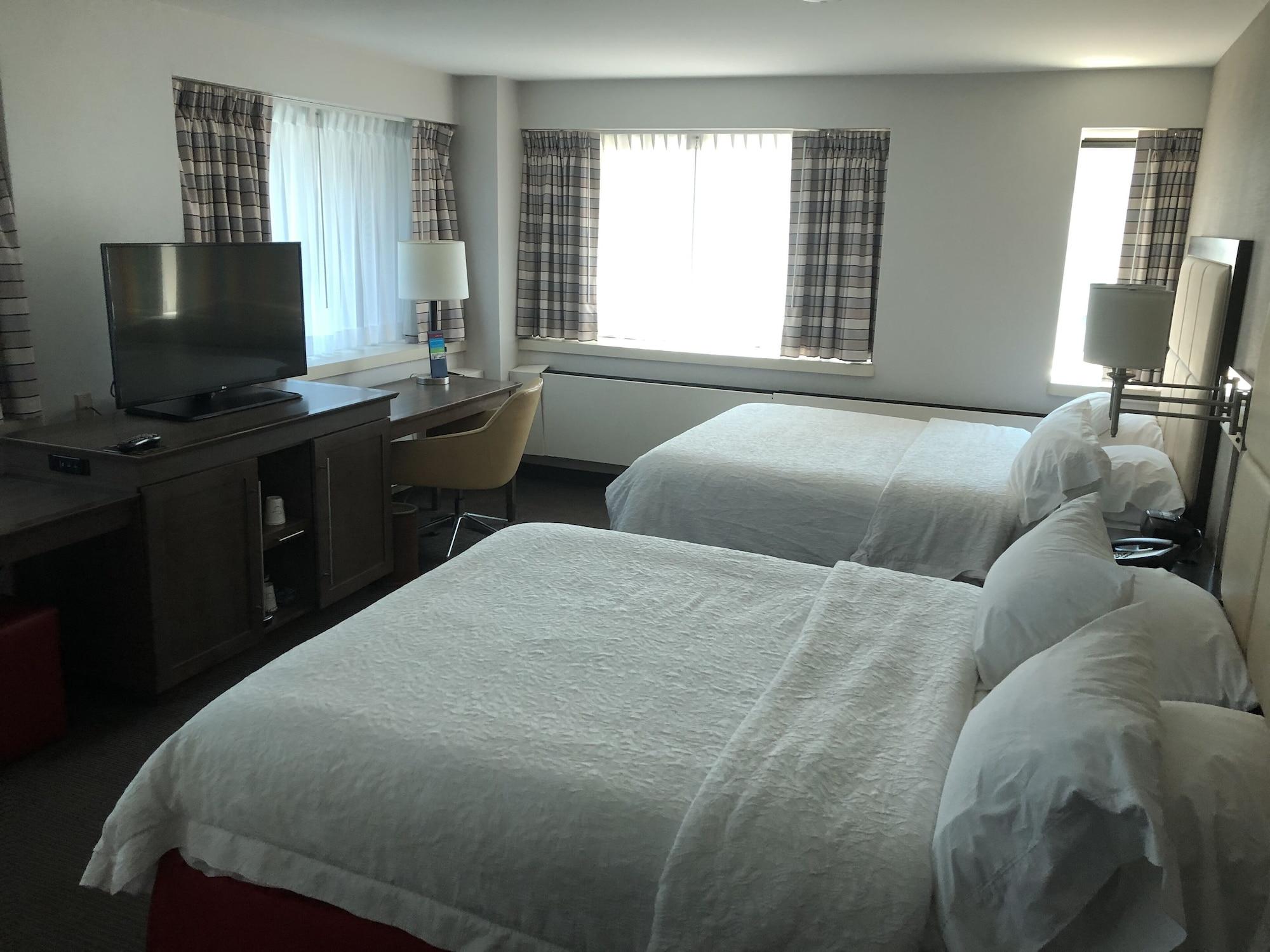 Hampton Inn & Suites Milwaukee Downtown Ngoại thất bức ảnh