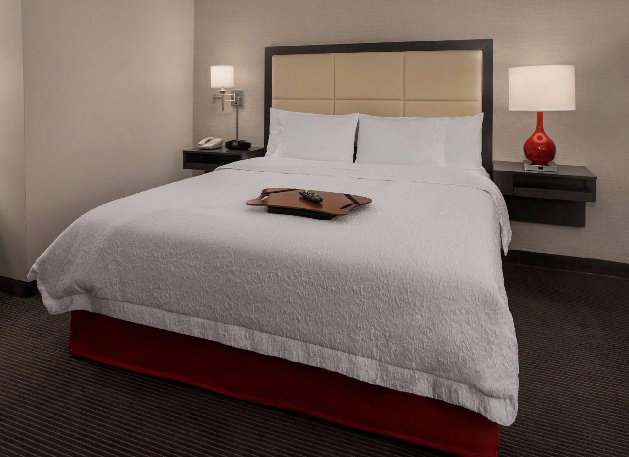 Hampton Inn & Suites Milwaukee Downtown Ngoại thất bức ảnh