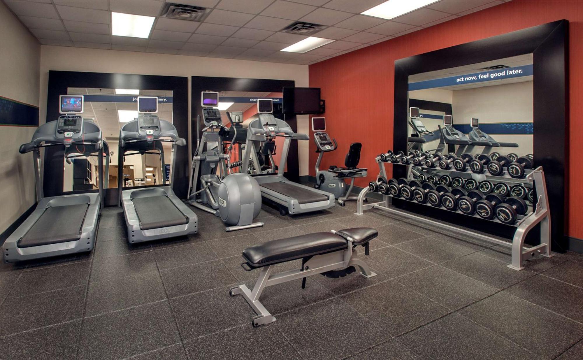Hampton Inn & Suites Milwaukee Downtown Ngoại thất bức ảnh