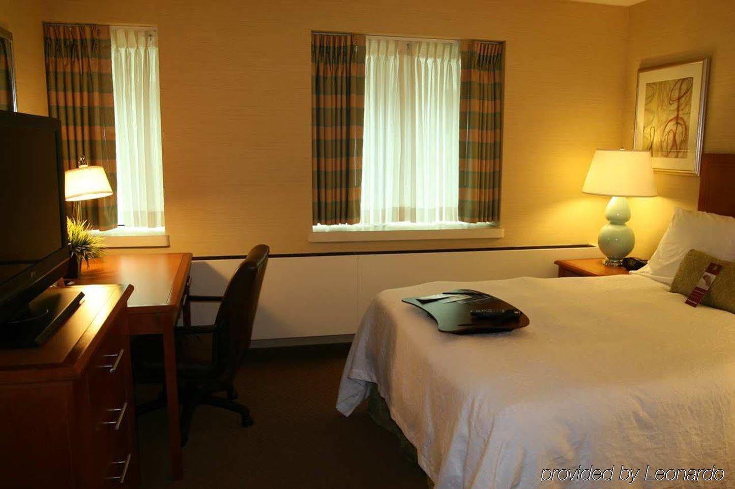 Hampton Inn & Suites Milwaukee Downtown Ngoại thất bức ảnh