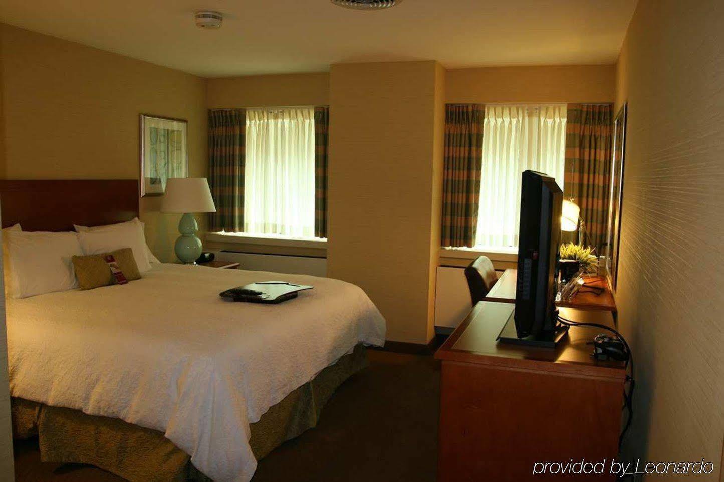 Hampton Inn & Suites Milwaukee Downtown Ngoại thất bức ảnh