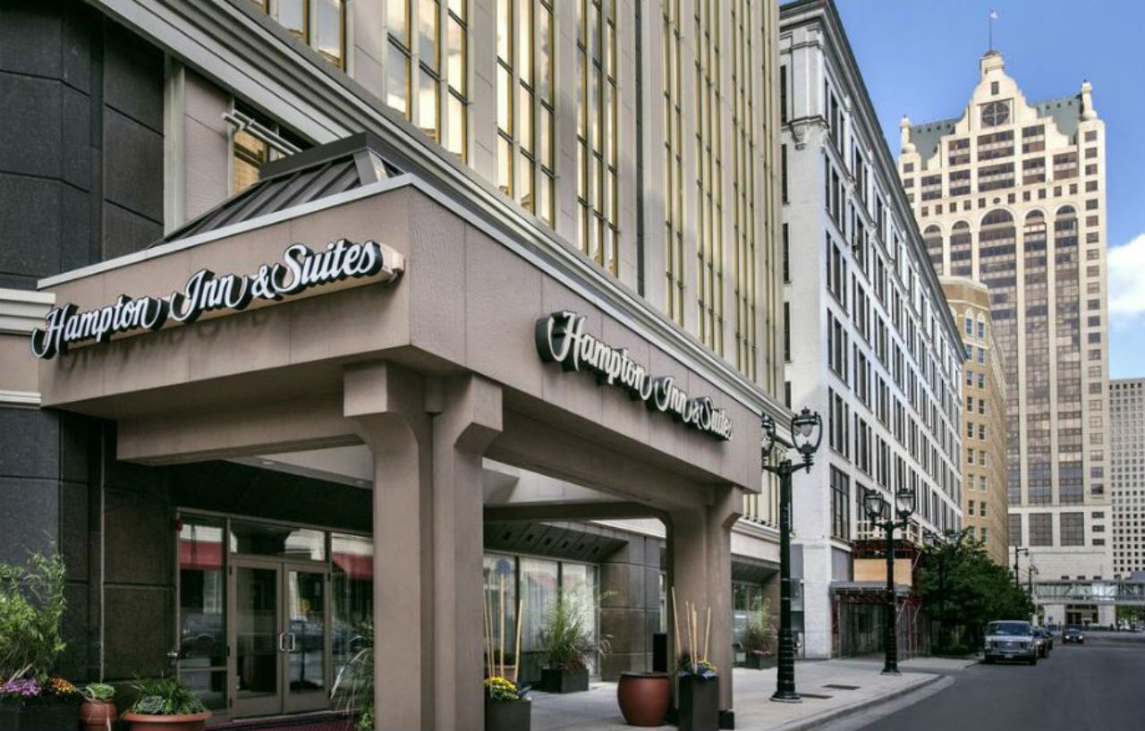 Hampton Inn & Suites Milwaukee Downtown Ngoại thất bức ảnh